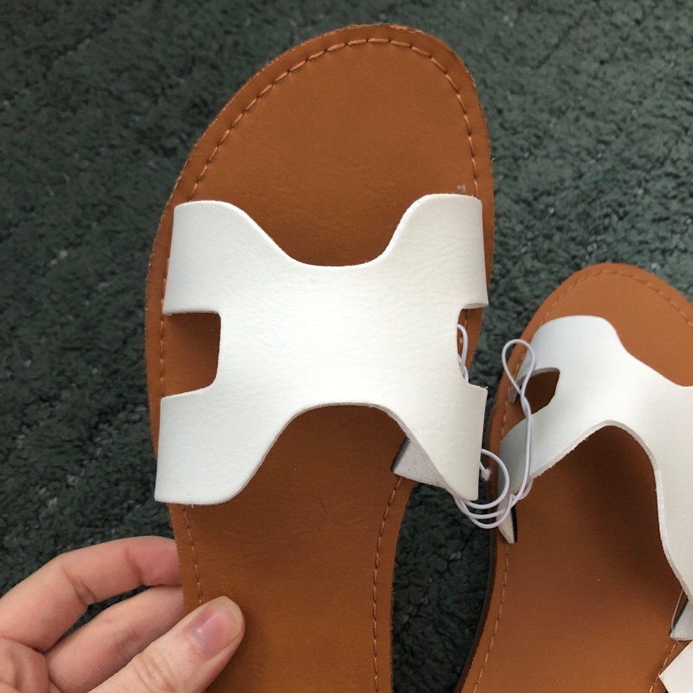 🔥NWT🔥 Universal Thread Sandals - Picture 2 of 4